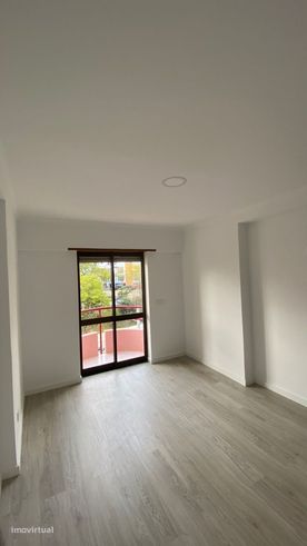 Apartamento T1 totalmente remodelado em Almada-16