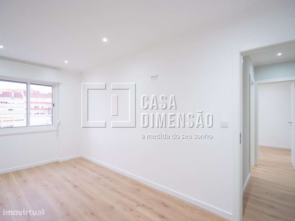 Apartamento de tipologia T2, em fase de Remodelação, no Cacém!!-14