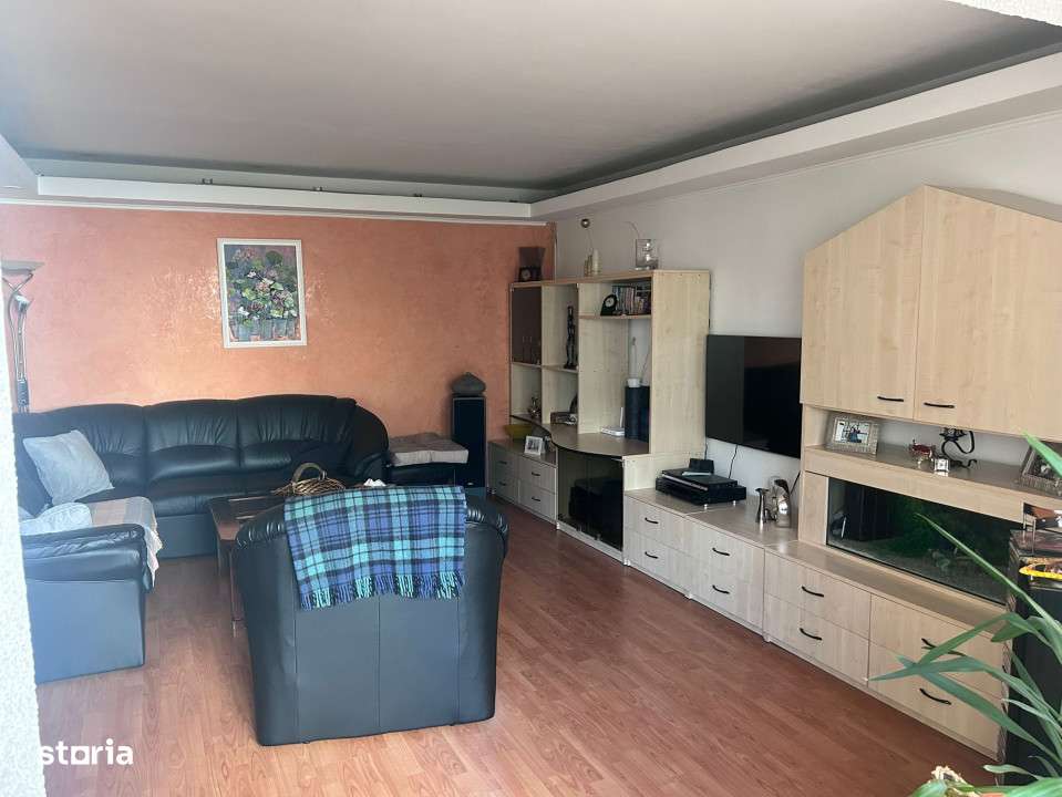 Vanzare-Apartament 3 camere, la parter cu suprafata de 84 mp - Imagine principală: 4/13