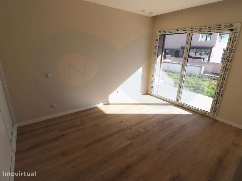 Moradia Independente T5, com Piscina, Garagem e zona de Jardim, em ... - Grande imagem: 5/30