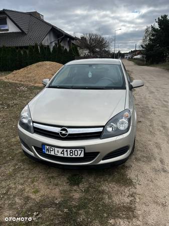 Opel Astra III GTC 1.6 Cosmo - 1