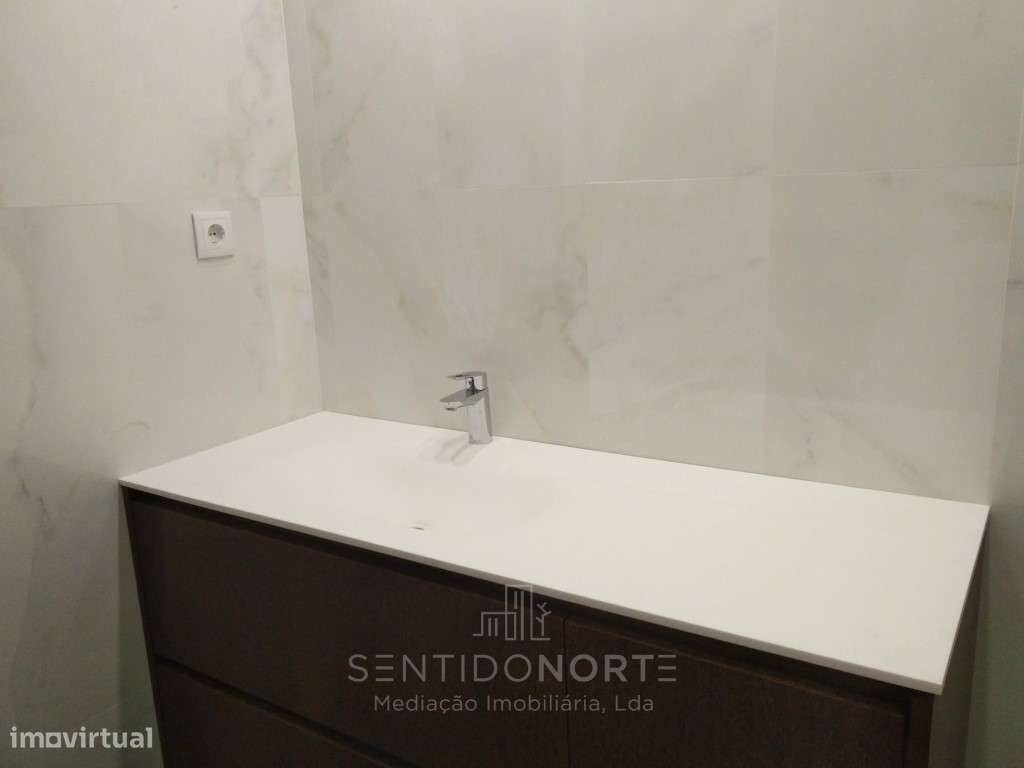 Apartamento T4 junto à Rotunda da Boavista-13