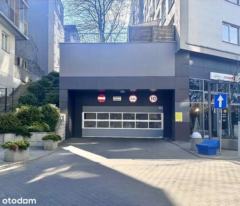 Garaż zamykany, box garażowy do wynajęcia – Wola