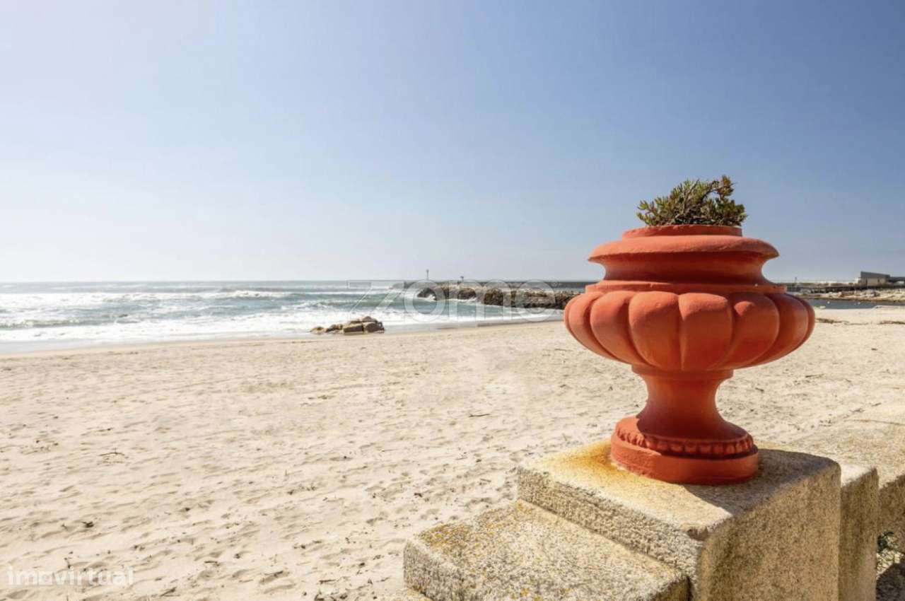 Moradias 2º Linha Mar - Grande imagem: 2/20