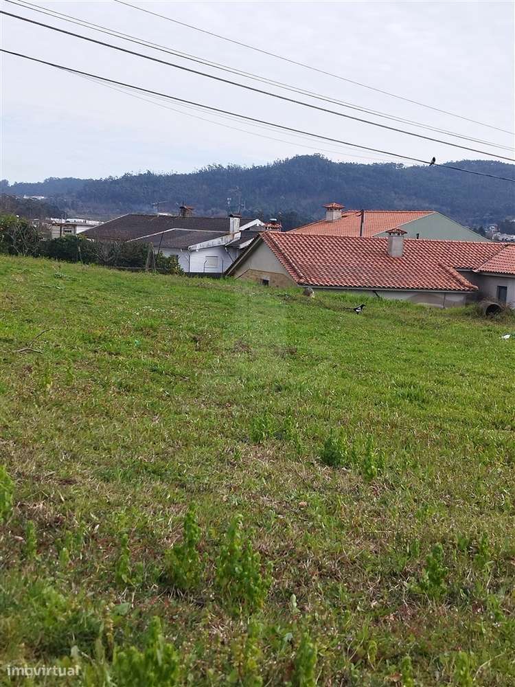 Terreno com Projeto Aprovado | 10 Frações | Pousa-10