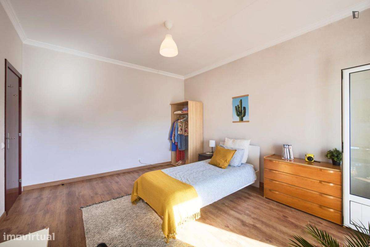 Quarto - localizado em Entrecampos Lisbon - Grande imagem: 2/9