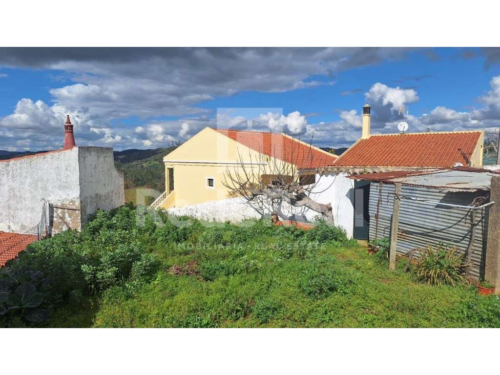 Moradia T2 tipica Algarvia com vista campo-17