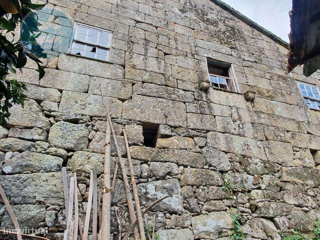 Casa em pedra para restauro em Vila Boa- Cabeceiras de Basto-21
