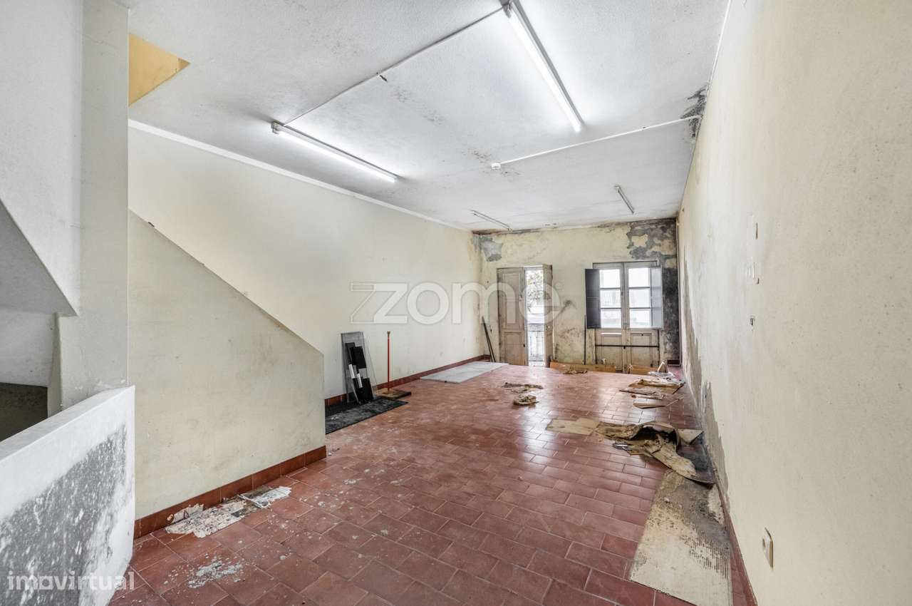 Prédio junto à Praça dos Poveiros – Excelente Oportunidade no Porto... - Grande imagem: 5/15