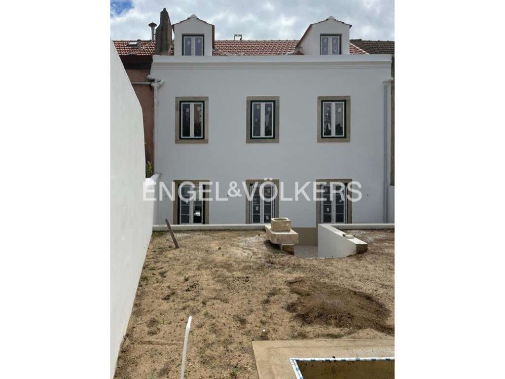 Prédio com terraço e piscina em Benfica - Grande imagem: 5/38