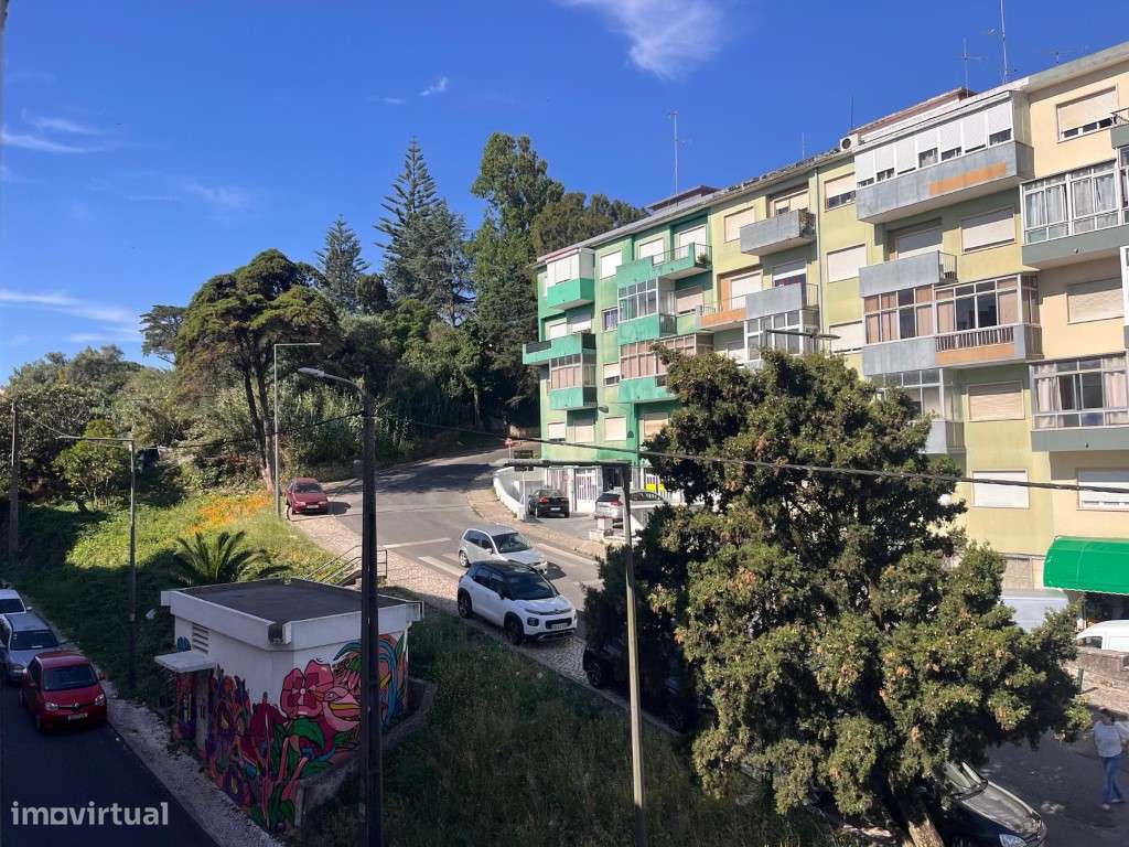 Apartamento T4, nas Mercês, Rio de Mouro-16