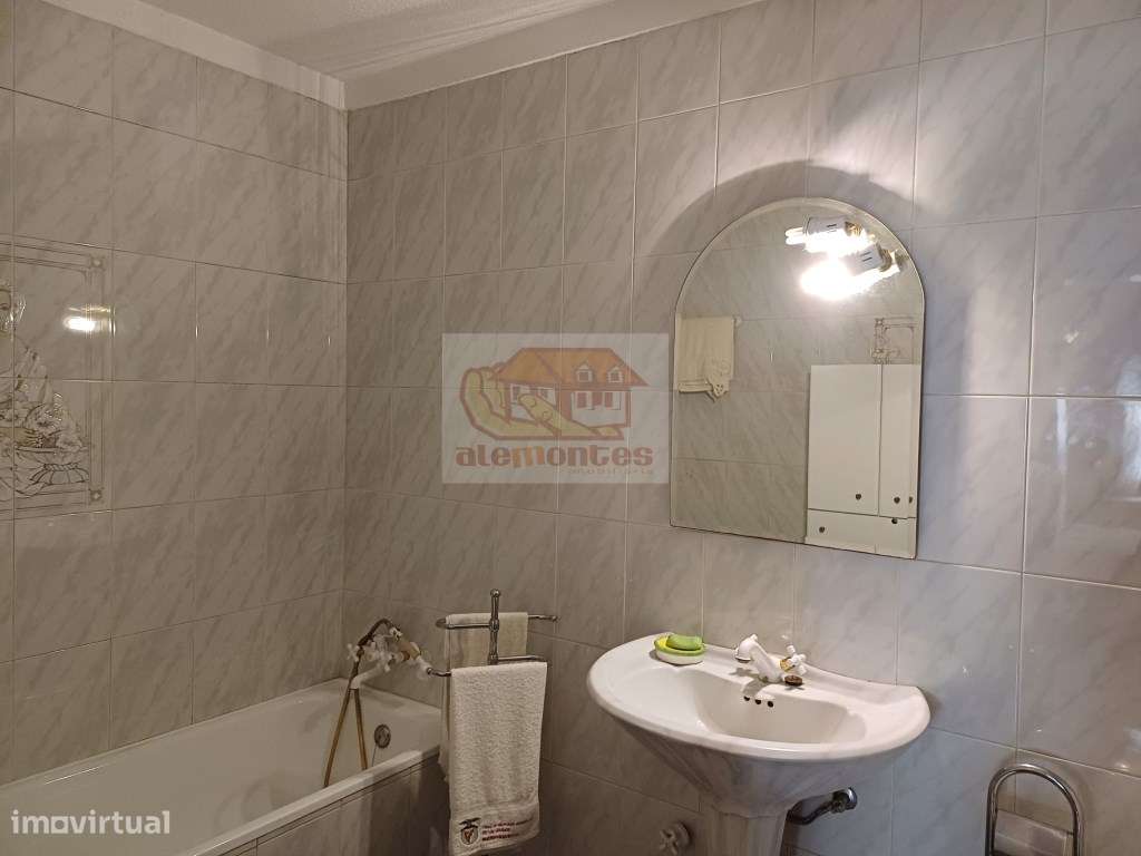 Moradia T5 em lote de 750 m2 - centro vila-9