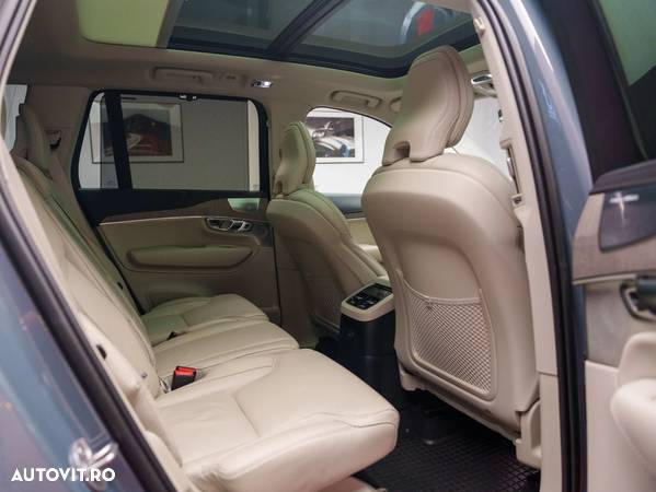 Volvo XC 90 - 25