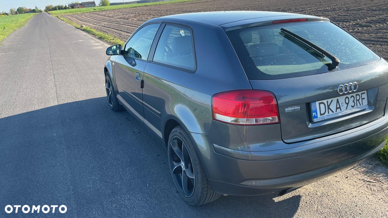 Audi A3 1.6 Ambiente - 2