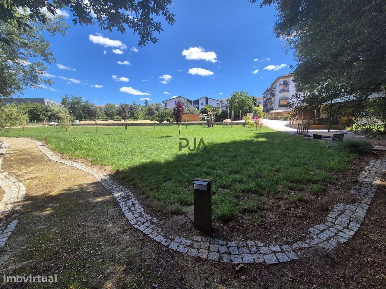 Terreno para construção de prédio com 6 fogos em Viseu - Grande imagem: 2/16