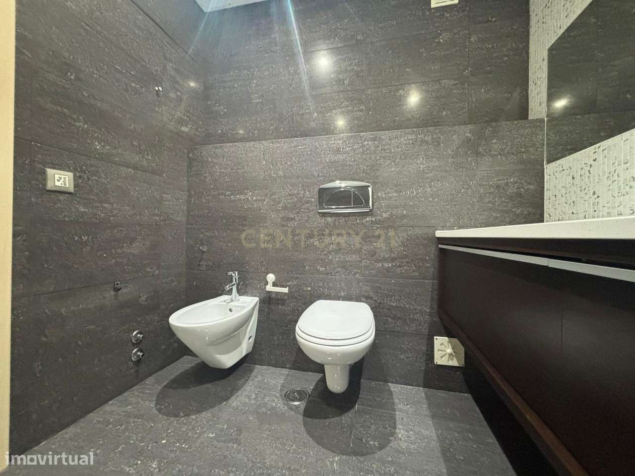 Apartamento T2  no Entroncamento com Garagem Fechada-10