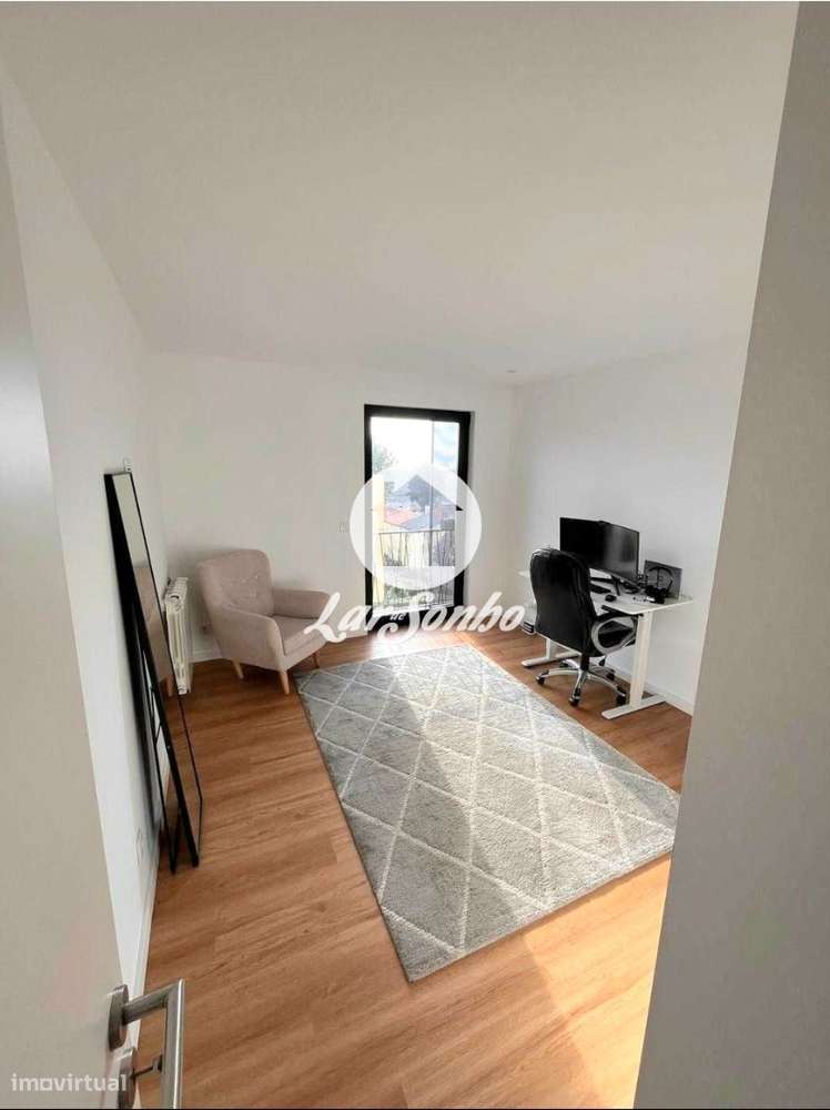 T2 praticamente Novo em Matosinhos-4