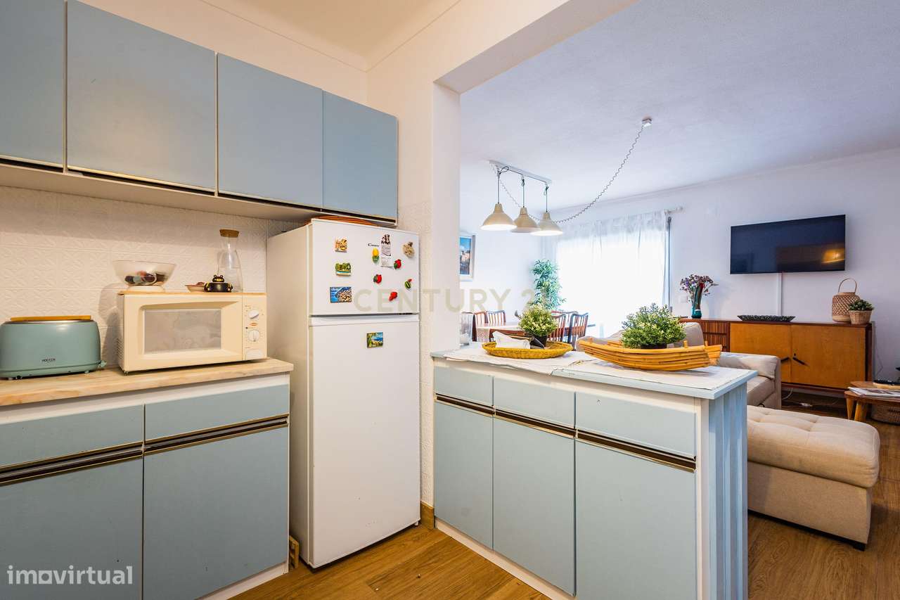 Apartamento T1 Mobilado || Elevador e Garagem || 1ª Linha da Praia do-14