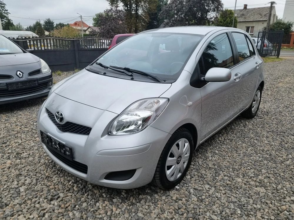 Toyota Yaris II (2005-2011) 1.33 Sol 2011