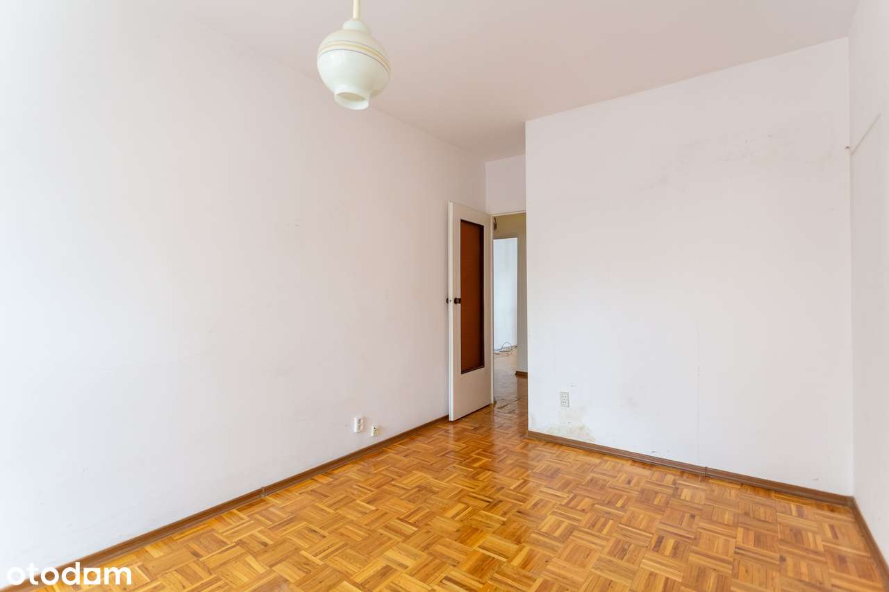 Trzypokojowe mieszkanie z balkonem na Piekarach-8