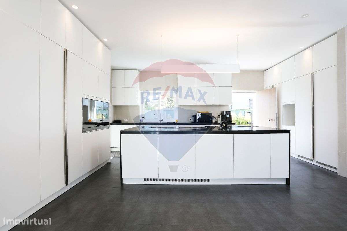 Moradia T9 para venda - Grande imagem: 2/50