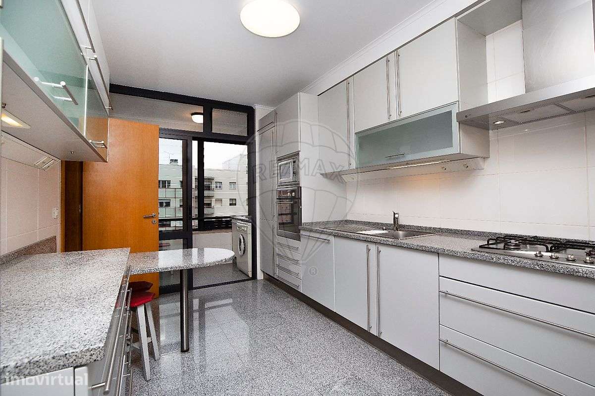 Apartamento T4 para arrendamento - Grande imagem: 2/24
