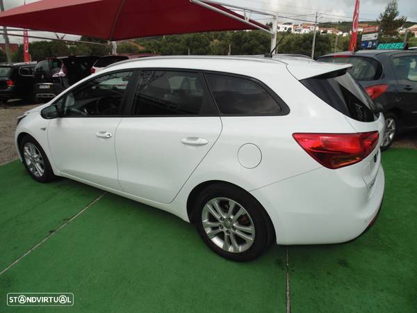 Kia Ceed SW 1.6 CRDi More Edtion - 10