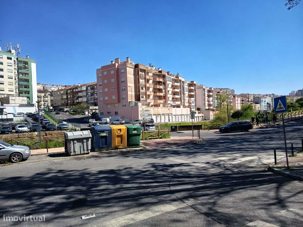 Lojas para venda, com duas entradas independentes, em Monte Abraão-22