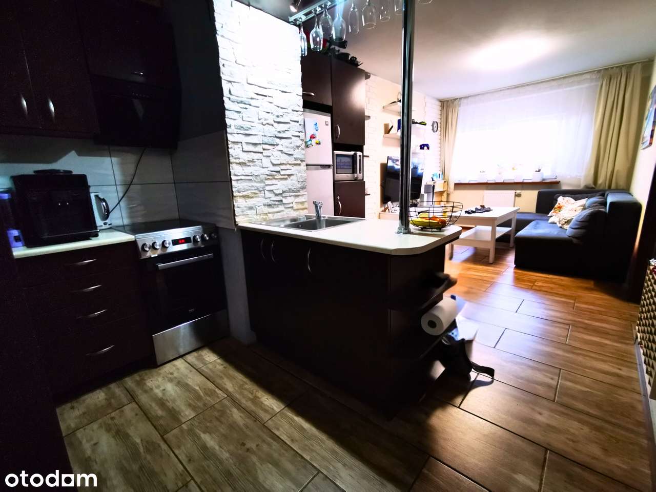 Gotowe do wprowadzenia – 2 pokoje, winda, piwnica, parking!-4