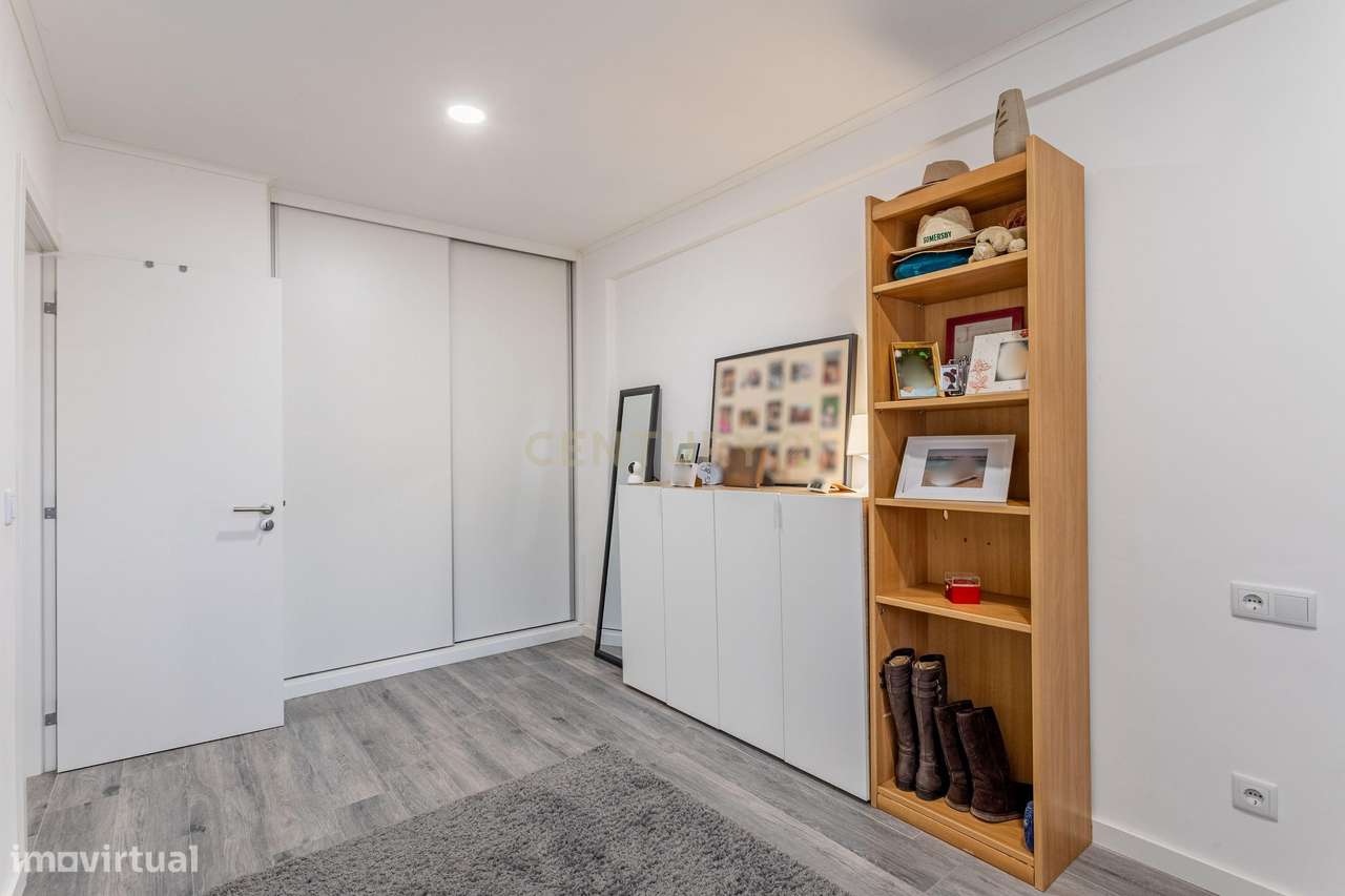 Quarto para Arrendamento em Miraflores – Excelente Localização - Grande imagem: 2/15