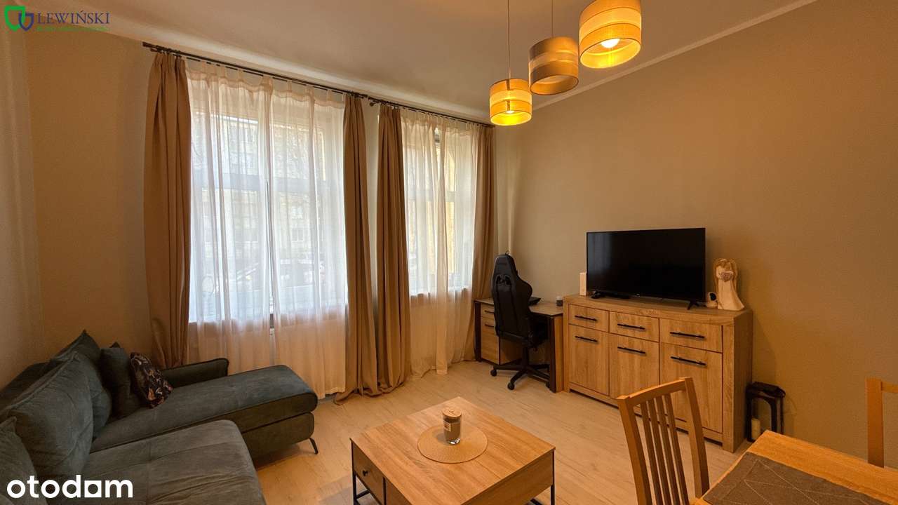 Przestronne 2-pokojowe mieszkanie w świetnej lokalizacji – Przy PKiW-4