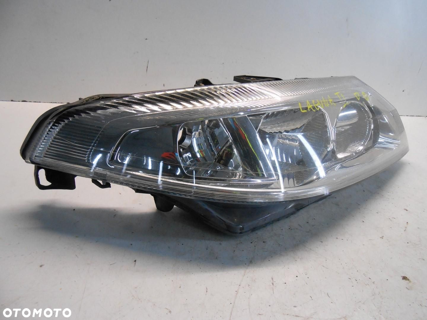 LAMPA PRAWA PRZEDNIA PRZÓD RENAULT LAGUNA II # - 2