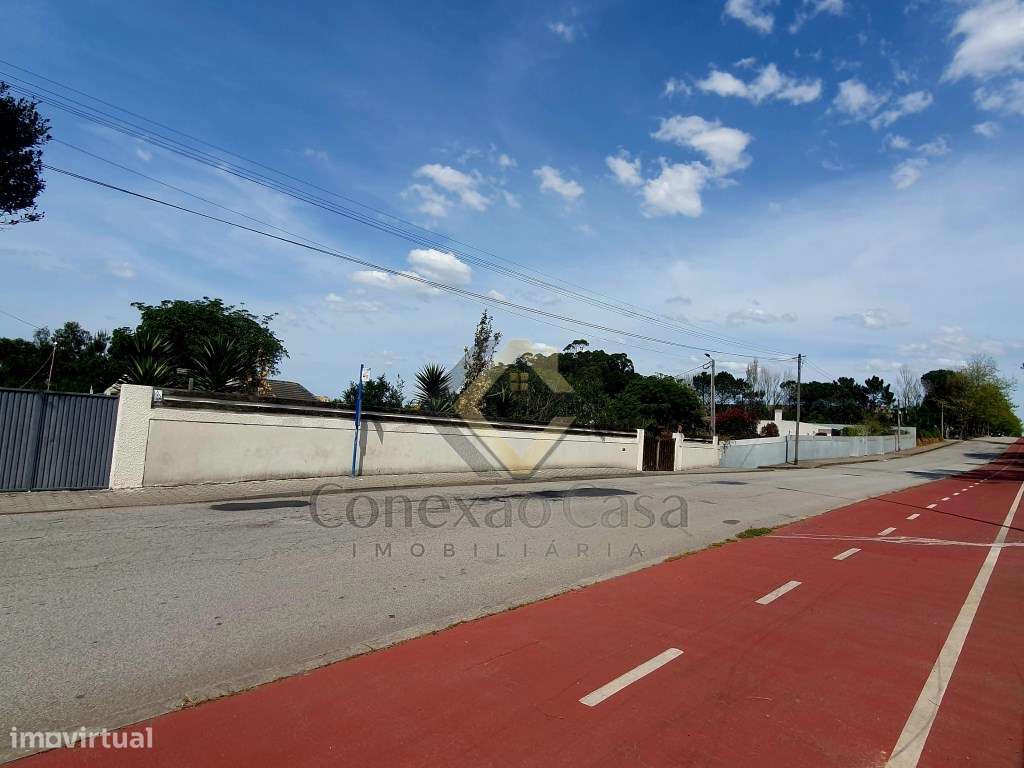 TERRENO COM MORADIA V2 INCLUÍDA JUNTO Á PRAIA DE CANIDELO, V N GAIA-1