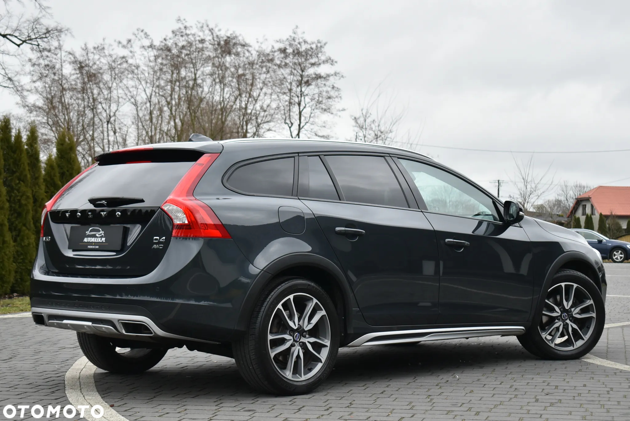 Volvo V60 Cross Country D4 AWD Geartronic Summum - 9