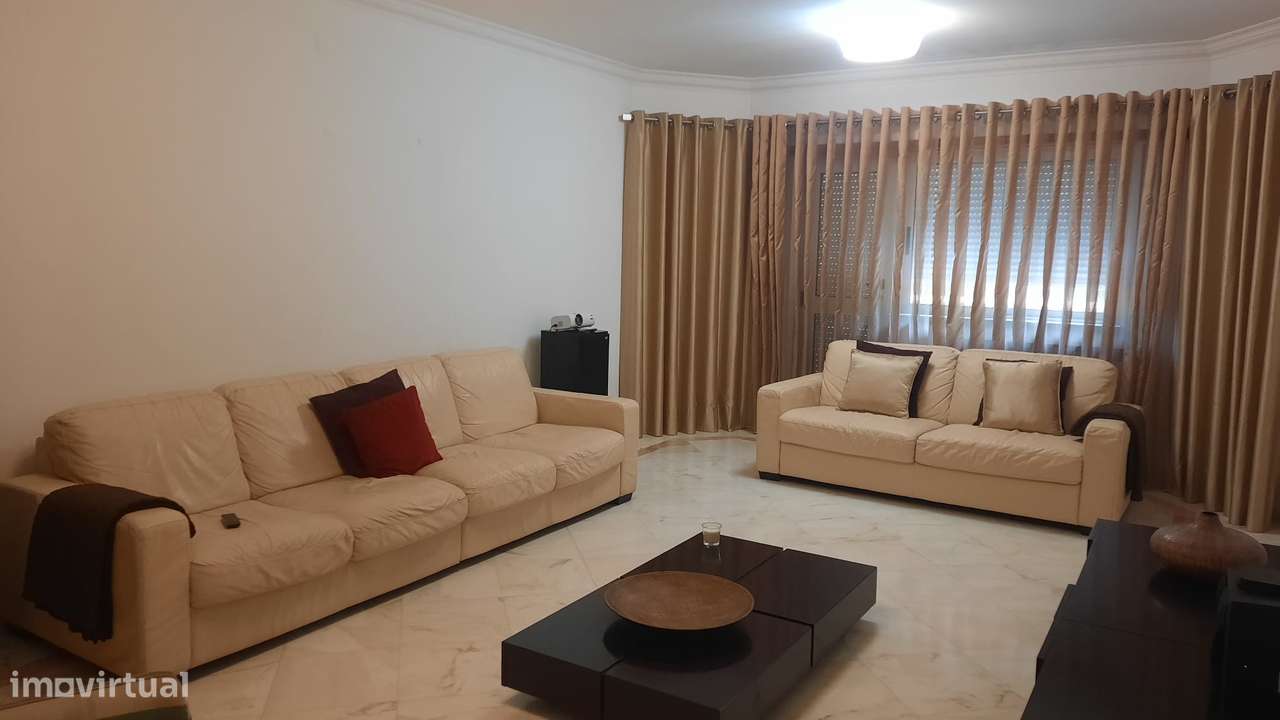 T3 c/ terraço 220m2, garagem e localização privilegiada-6