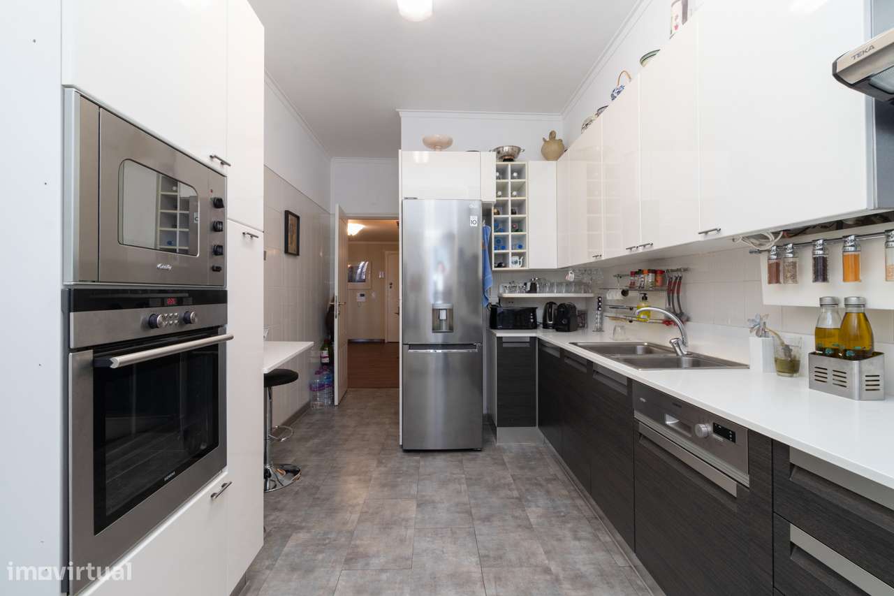 T3 Av. João XXI | 200m2 | 2 Elevadores | 2 Parqueamentos | Arrecadação-10