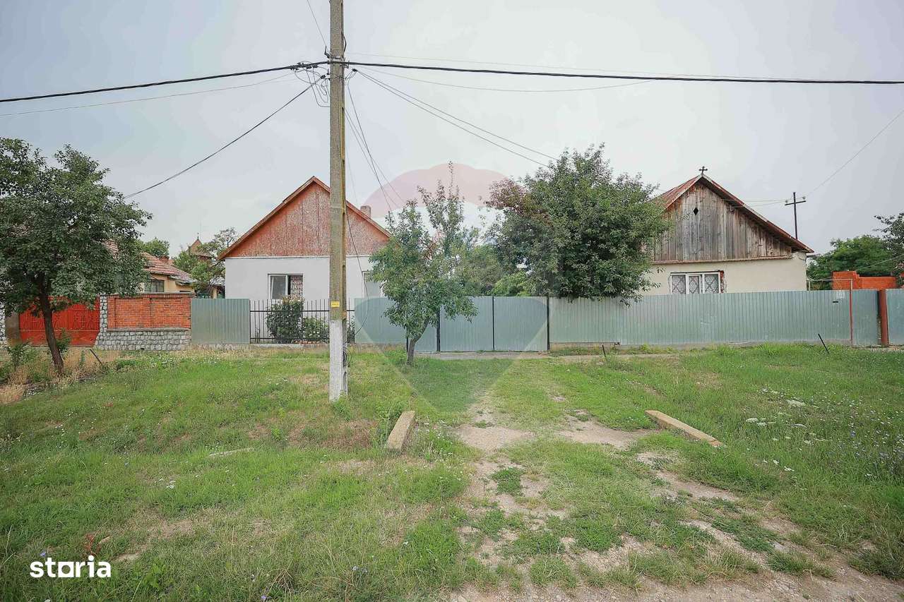 De vânzare casă cu 3 camere și teren 3205 mp în Sânnicolau Român - Imagine principală: 1/12