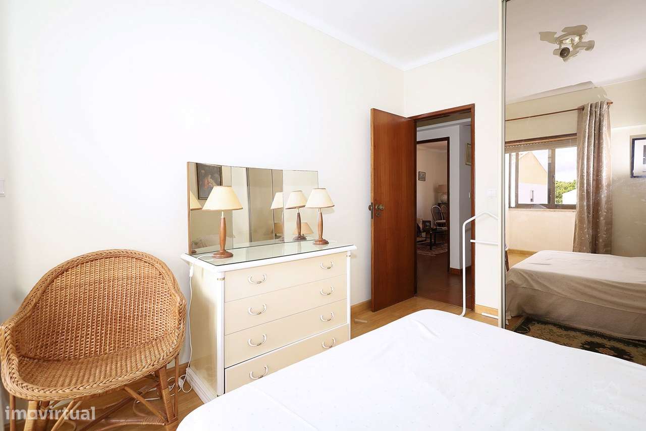 T2 - Apartamento com Varanda - Alapraia – Estoril-16