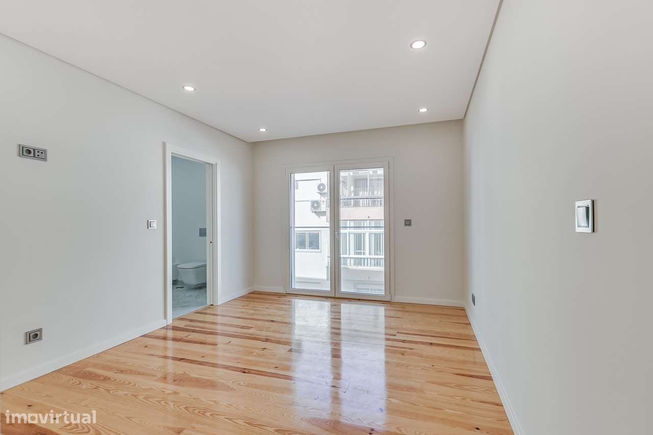 Penthouse T3 + 1 duplex em São João do Estoril para venda - Grande imagem: 5/47