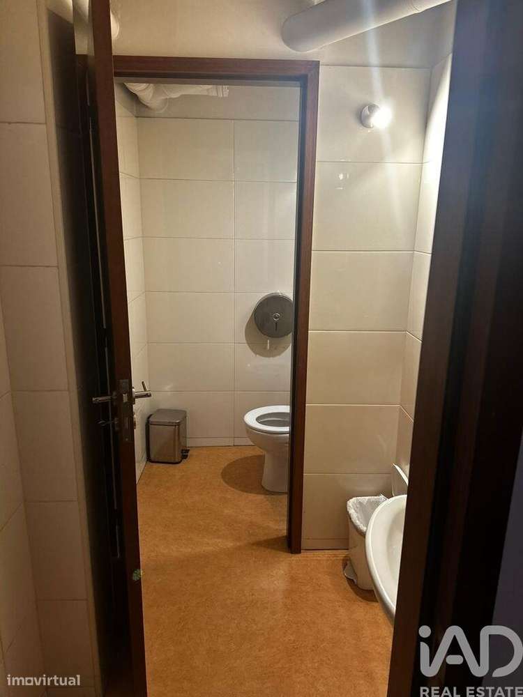 Loja / Estabelecimento Comercial em Pedroso e Seixezelo de 186,00 m2 - Grande imagem: 4/19