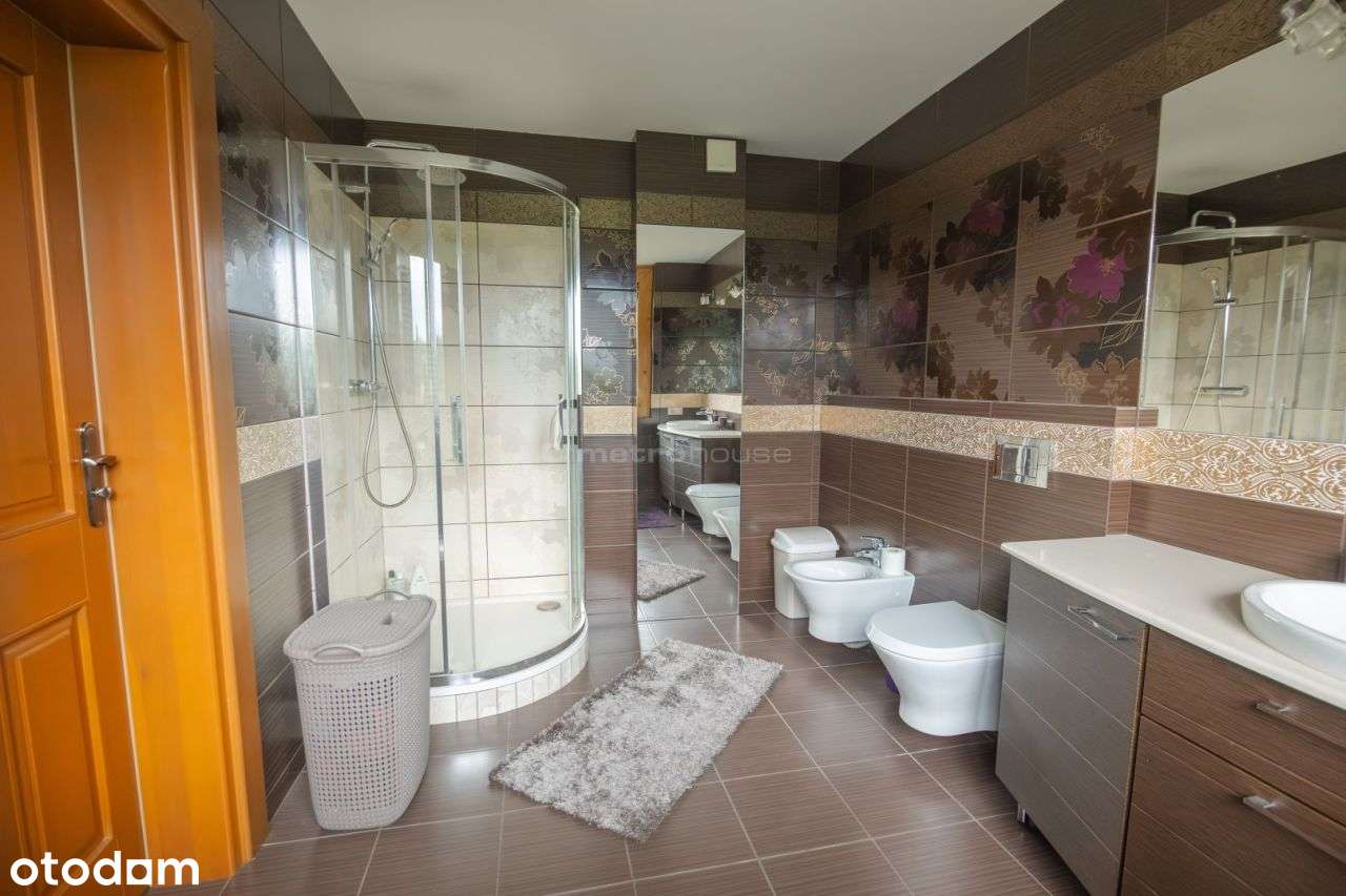 Wyjątkowy dom z bala w prywatnym parku-16