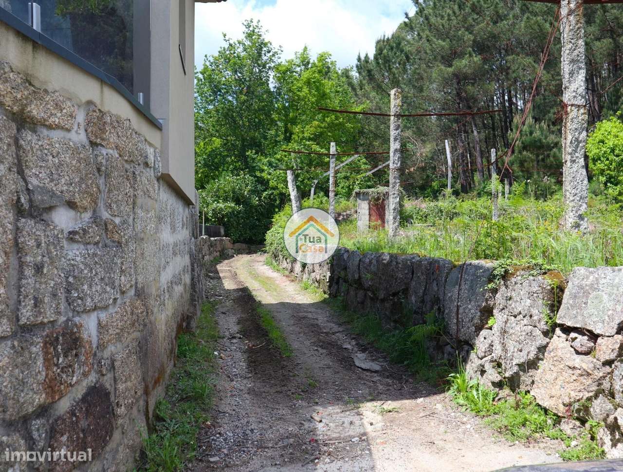 Terreno com área de construção em Arnoso Santa Maria !... - Grande imagem: 4/17