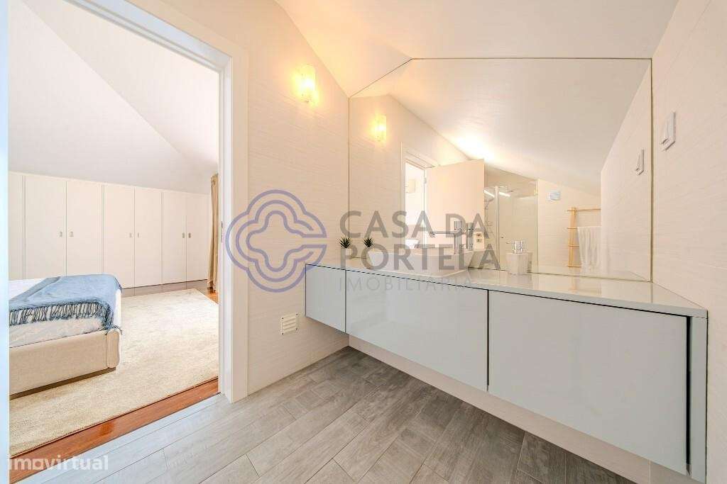 Apartamento Duplex T5 de Luxo com Terraço, Piscina e Garagem – Estoril-48