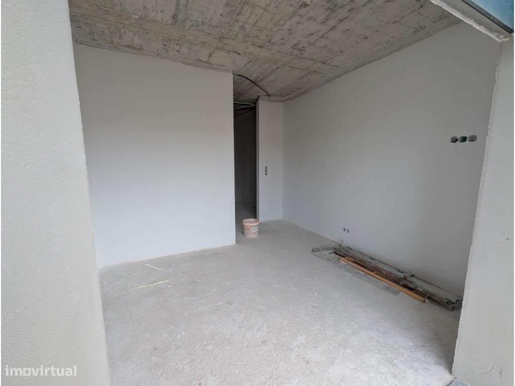 Conforto e Qualidade de Vida numa Moradia T3 nos Redondos Fernão Ferro-3