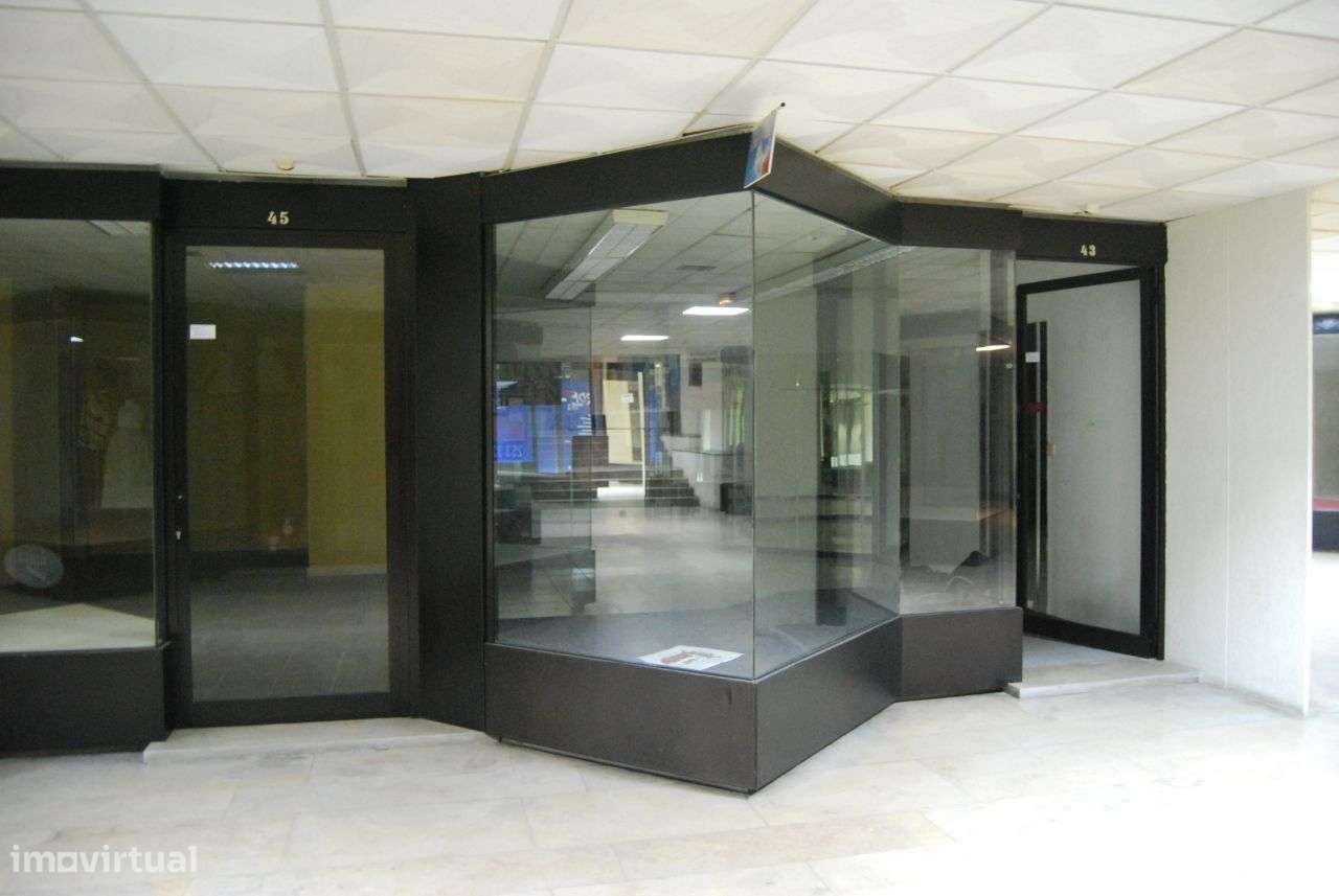 Vende-se Loja - Braga-3