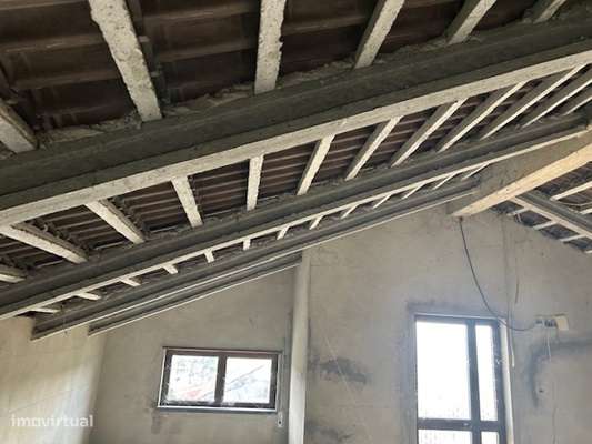 Moradia sita em Rio de Couro e Casal dos Bernardos-10