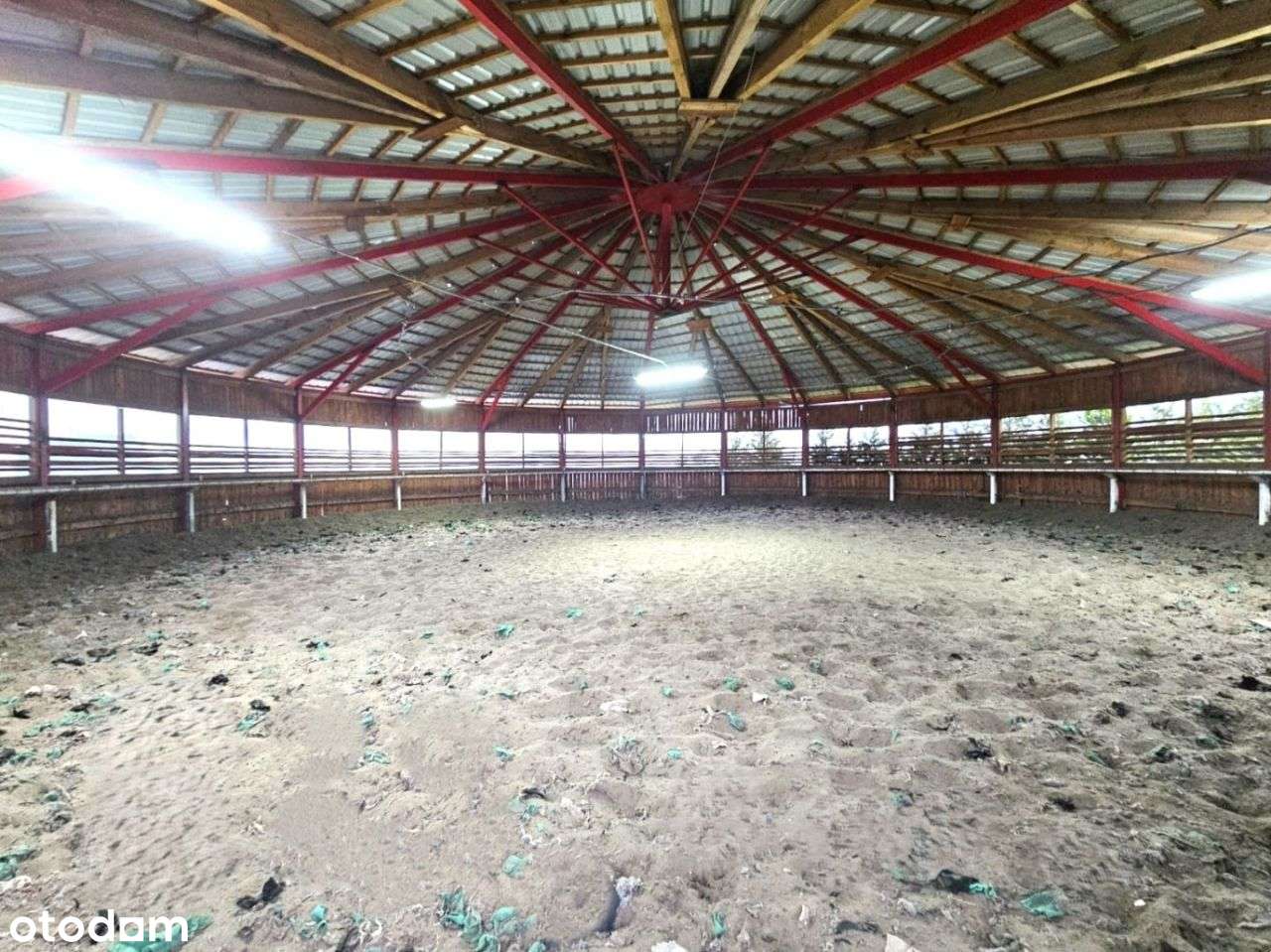 Dochodowa stajnia położona w okolicy Strykowa-9