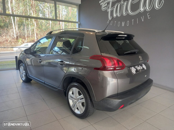 Peugeot 2008 1.2 PureTech Signature - 4