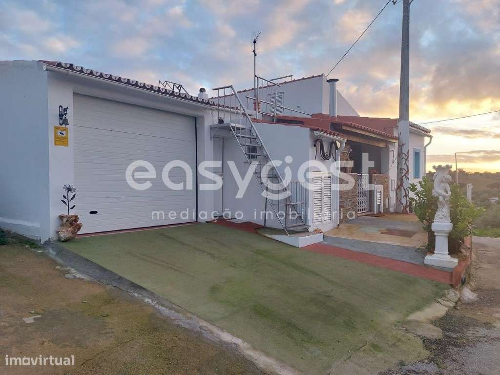 Moradia localizada na freguesia de Mértola com 2 quartos e garagem - Grande imagem: 1/15