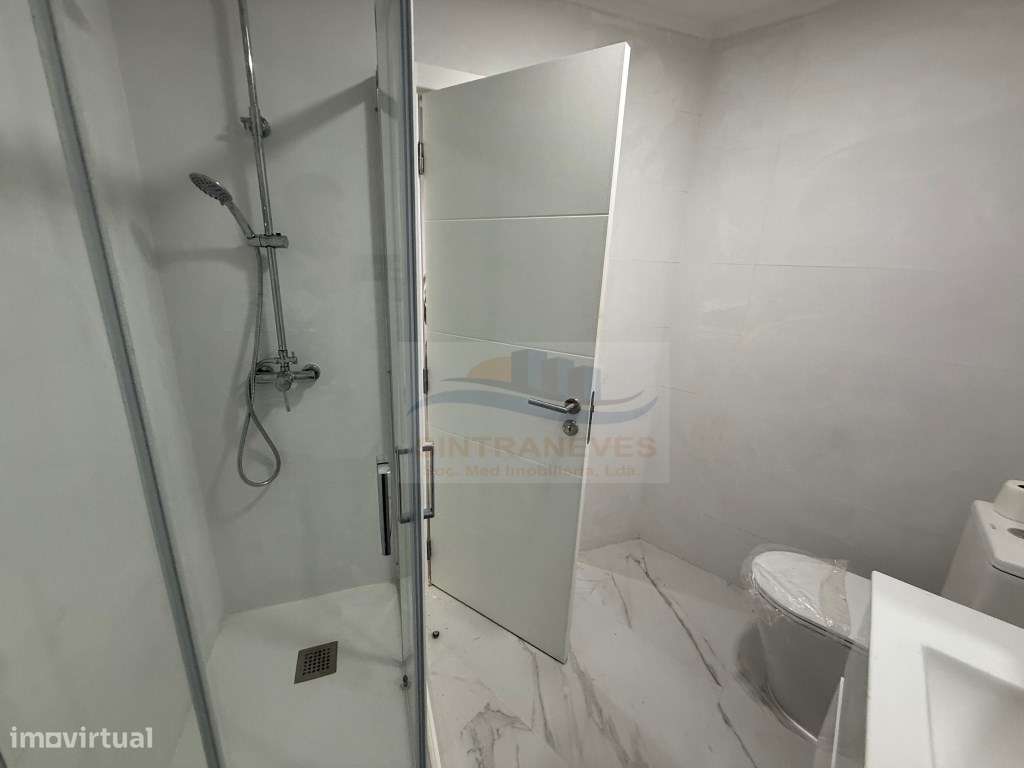T2 Totalmente Remodelado Amadora - Grande imagem: 2/10